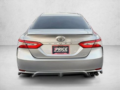 Used 2020 Toyota Camry SE image 6