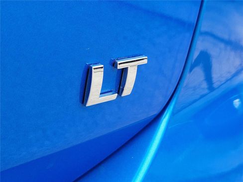 Used 2024 Chevrolet Equinox LT w/ LPO, Floor Liner Package FWD image 9