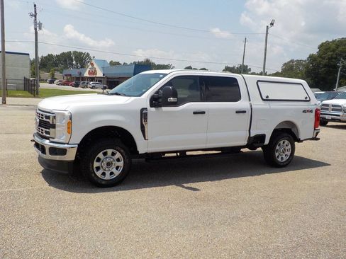 Used 2023 Ford F250 XLT AWD/4WD image 1
