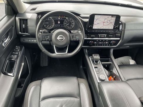 Used 2022 Nissan Pathfinder SL image 11