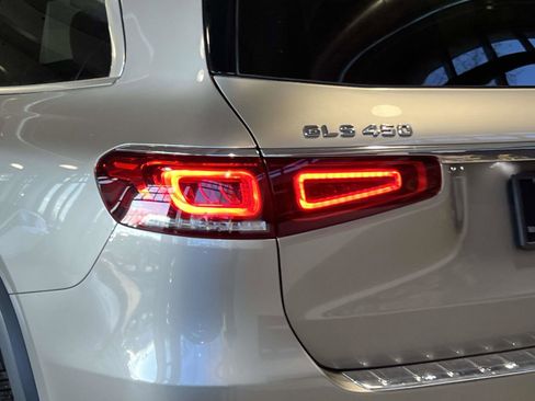 Certified 2022 Mercedes-Benz GLS 450 4MATIC image 8