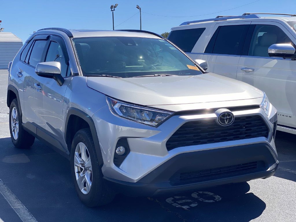 Certified 2021 Toyota RAV4 XLE w/ Convenience Package FWD image 2