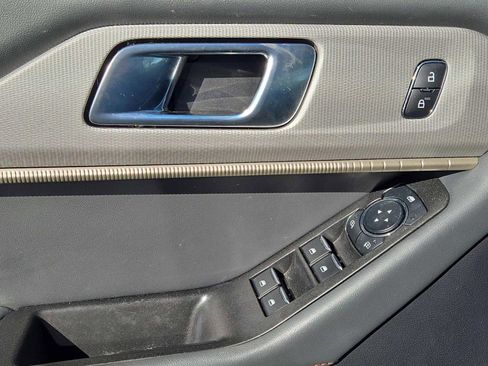 Used 2025 Ford Explorer Active w/ Active Comfort Package image 20