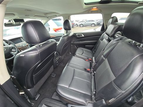 Used 2020 Nissan Pathfinder Platinum FWD image 14