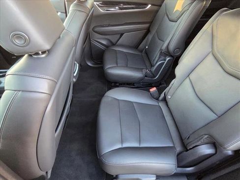 Used 2022 Cadillac XT6 Premium Luxury image 18