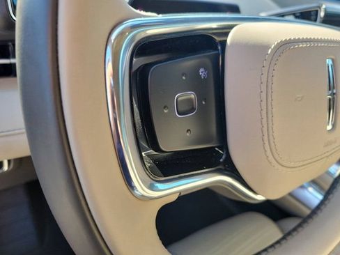 Certified 2025 Lincoln Nautilus Reserve AWD/4WD image 25