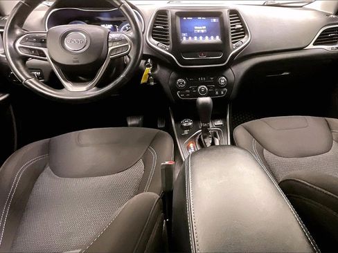 Used 2020 Jeep Cherokee Latitude w/ Cold Weather Group image 13