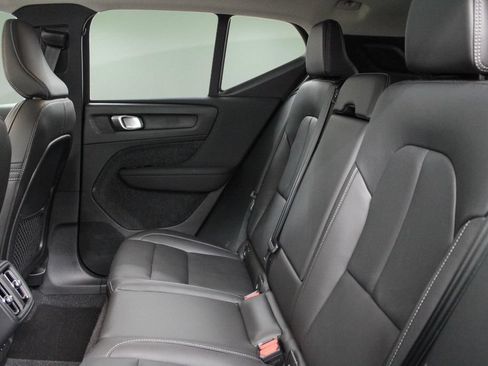 Certified 2025 Volvo XC40 B5 Plus AWD/4WD image 26