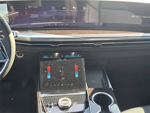 New 2026 Cadillac Escalade 2WD w/ LPO, Floor Liner Package image 18