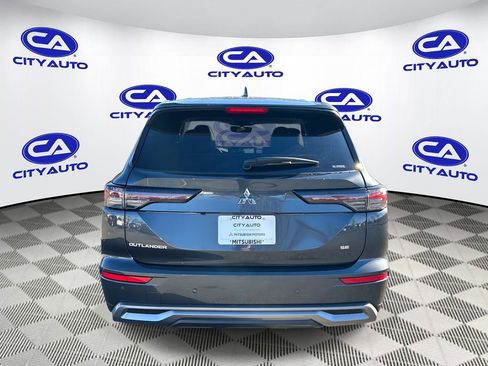 New 2026 Mitsubishi Outlander SE image 4