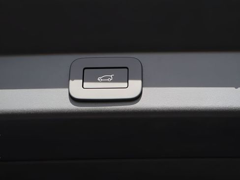 New 2026 Land Rover Range Rover Sport Dynamic SE AWD/4WD image 17