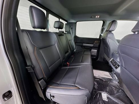 New 2026 Ford F250 Lariat w/ Black Appearance Package image 28