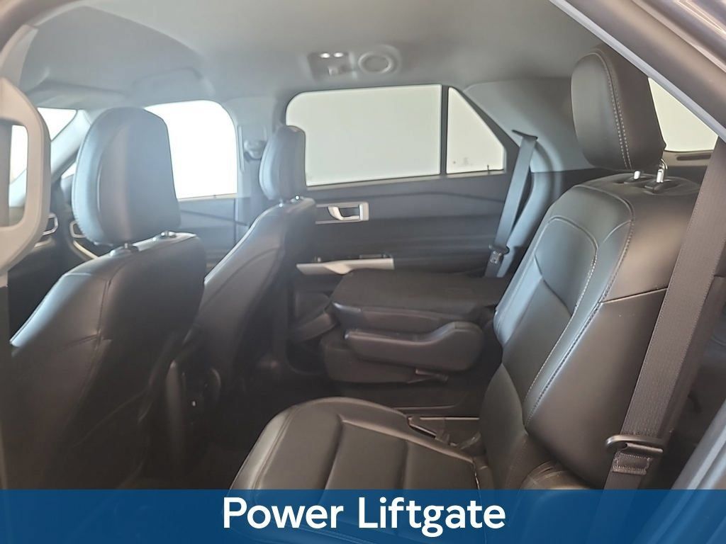 Used 2023 Ford Explorer XLT w/ Equipment Group 202A AWD/4WD image 10