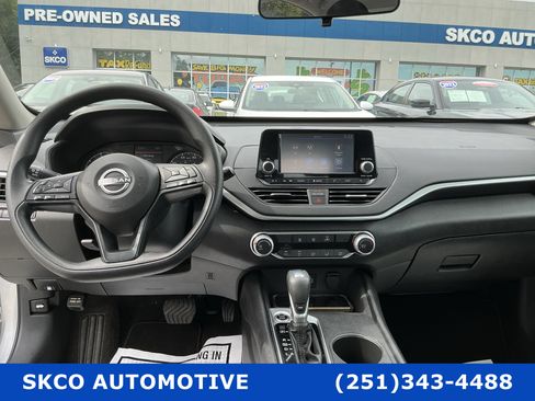 Used 2024 Nissan Altima 2.5 S FWD image 15