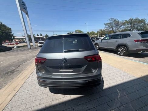 Used 2024 Volkswagen Tiguan SE w/ Panoramic Sunroof Package FWD image 14