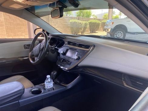 Used 2013 Toyota Avalon XLE Touring w/ Preferred Accessory Package FWD image 5