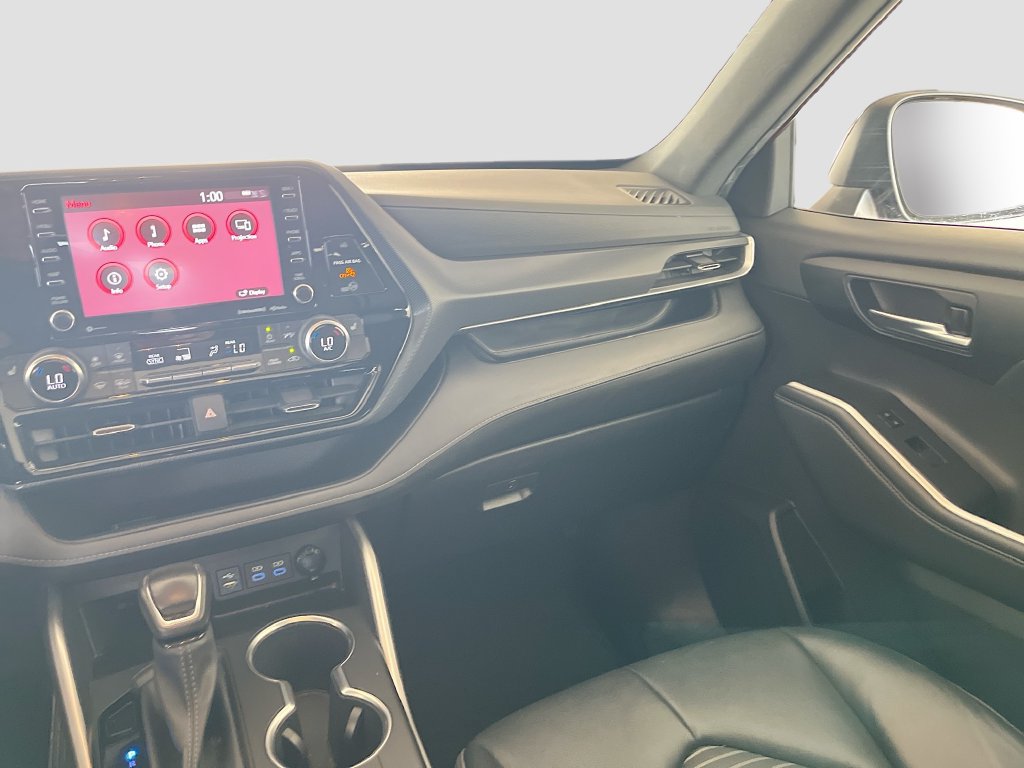Used 2022 Toyota Highlander XSE FWD image 24