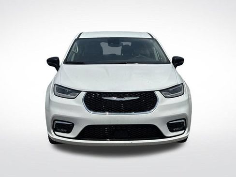 Used 2024 Chrysler Pacifica Touring-L FWD image 10