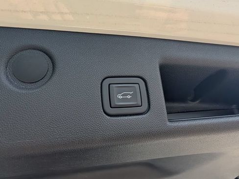 Used 2024 Chevrolet Equinox LT AWD/4WD image 23