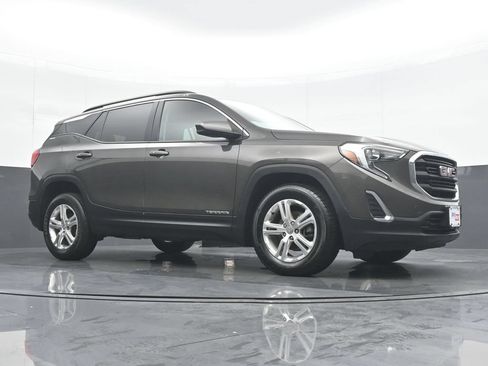 Used 2020 GMC Terrain SLE w/ Driver Convenience Package AWD/4WD image 32