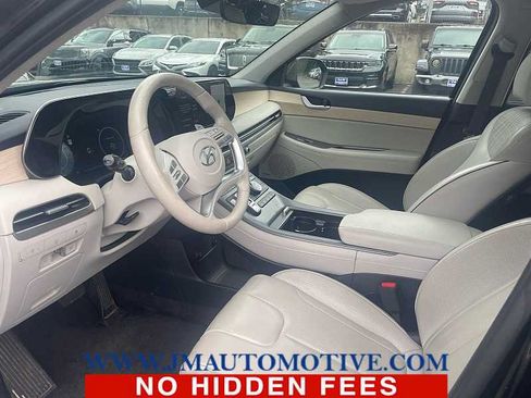 Used 2024 Hyundai Palisade Limited AWD/4WD image 2