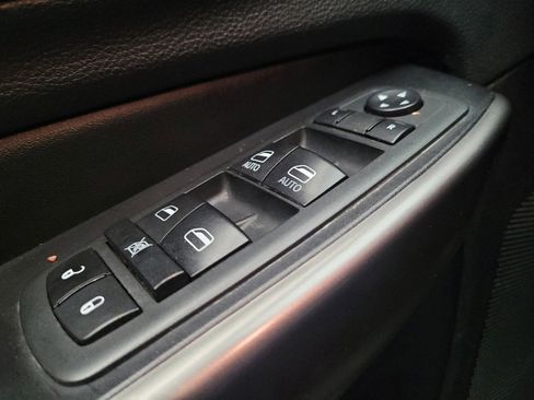 Used 2020 Jeep Cherokee Latitude Plus FWD image 27