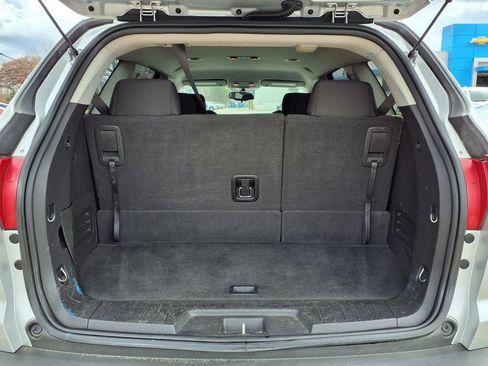 Used 2009 Chevrolet Traverse LT image 9