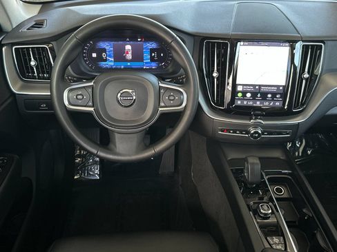 Used 2024 Volvo XC60 B5 Core AWD/4WD image 13