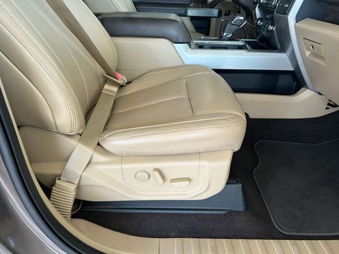 Used 2019 Ford F150 Lariat image 23