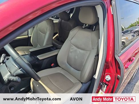 Used 2023 Toyota Sienna Limited FWD image 10