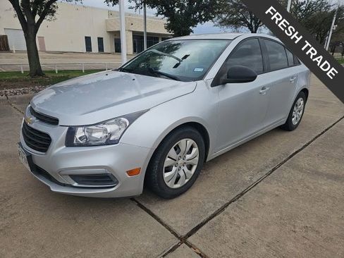 Used 2015 Chevrolet Cruze LS image 2