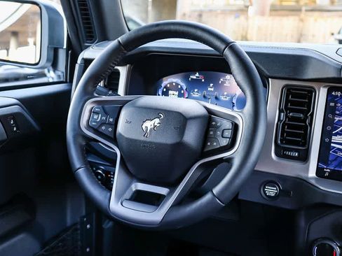 New 2025 Ford Bronco Outer Banks w/ Sasquatch Package image 16