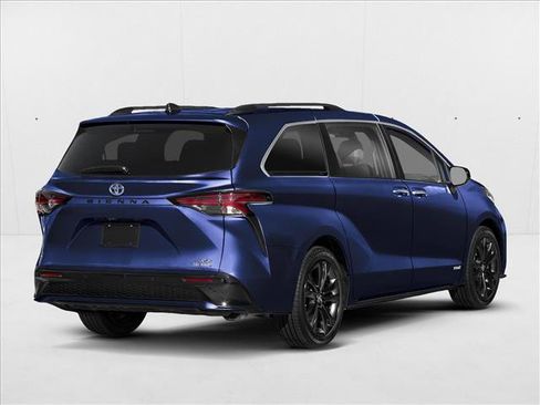 New 2026 Toyota Sienna XSE image 2