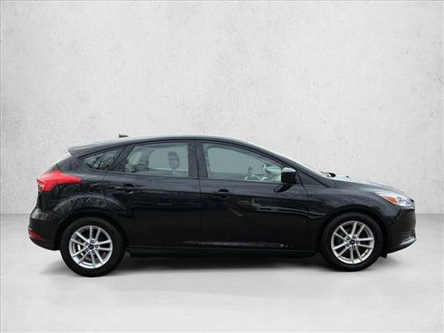 Used 2018 Ford Focus SE image 4