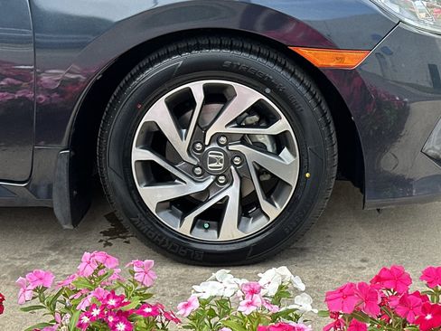Used 2018 Honda Civic EX image 11