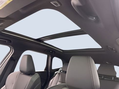 Used 2024 BMW X1 M35i w/ Premium Package image 32