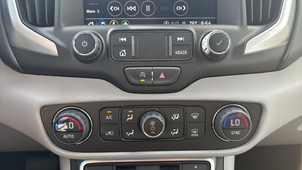 Used 2024 GMC Terrain SLT w/ Tech Package FWD image 23