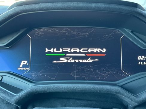 Used 2024 Lamborghini Huracan Sterrato image 31