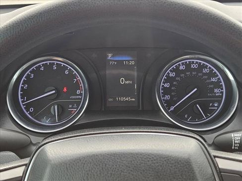 Used 2019 Toyota Camry LE image 10