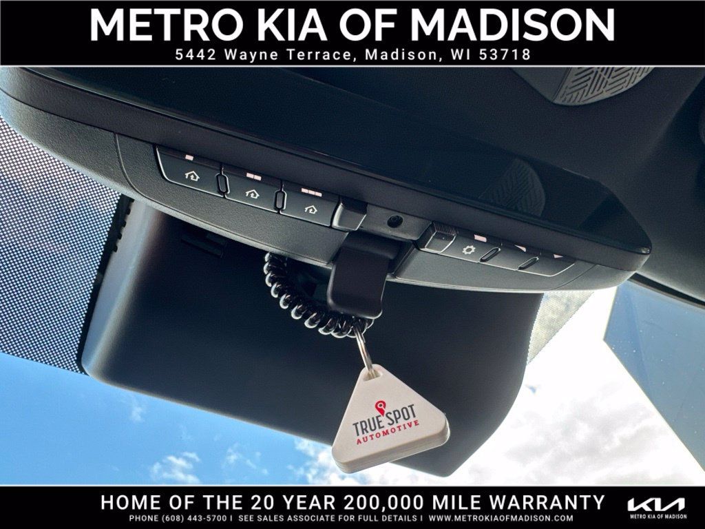 Used 2024 Kia EV9 Land AWD/4WD image 32