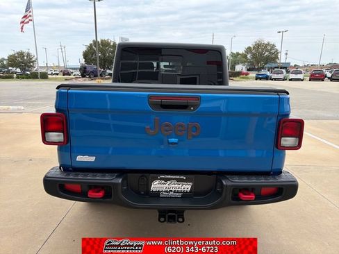 Used 2023 Jeep Gladiator Rubicon w/ Cold Weather Group AWD/4WD image 4