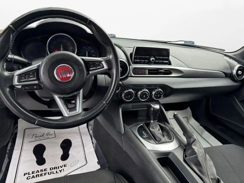 Used 2017 FIAT 124 Spider Classica image 12