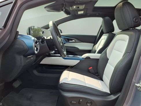 Used 2026 Chevrolet Equinox EV LT FWD image 17