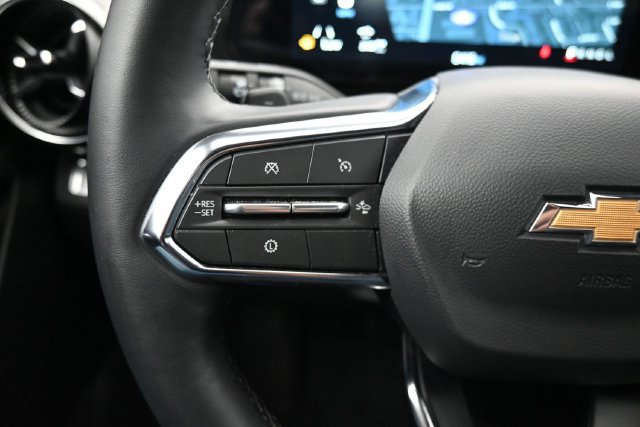 Used 2026 Chevrolet Equinox LT AWD/4WD image 14