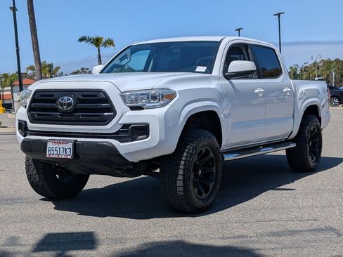 Used 2018 Toyota Tacoma SR w/ SR Convenience Package AWD/4WD image 11