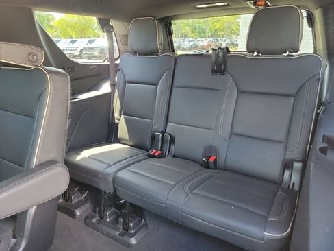Certified 2023 GMC Yukon SLT w/ SLT Luxury Package AWD/4WD image 16