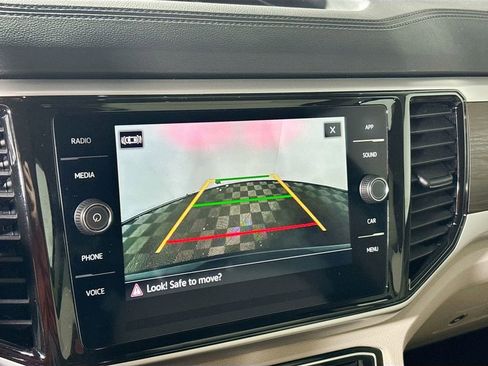 Certified 2023 Volkswagen Atlas SE w/ Panoramic Sunroof Package image 13