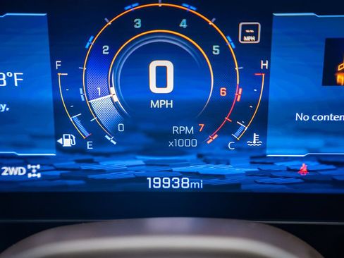 Used 2025 Chevrolet Tahoe Z71 w/ Z71 Off-Road Package AWD/4WD image 41