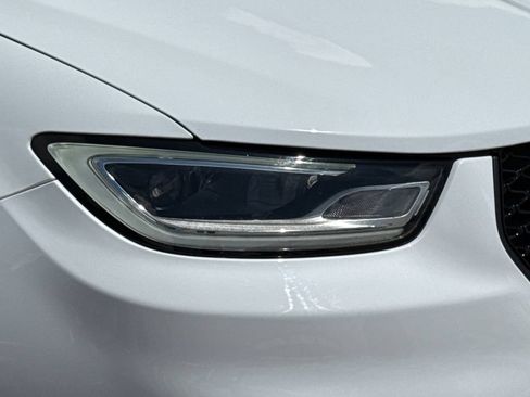Used 2024 Chrysler Pacifica Limited FWD image 4