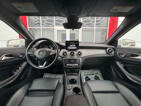 Used 2020 Mercedes-Benz GLA 250 GLA 250 Sport Utility 4D image 9